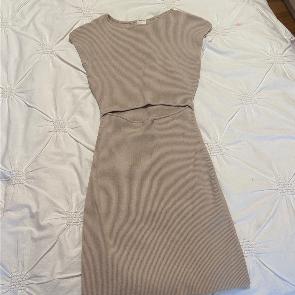 Wilfred Ribbed Cutout Midi Dress in Taupe